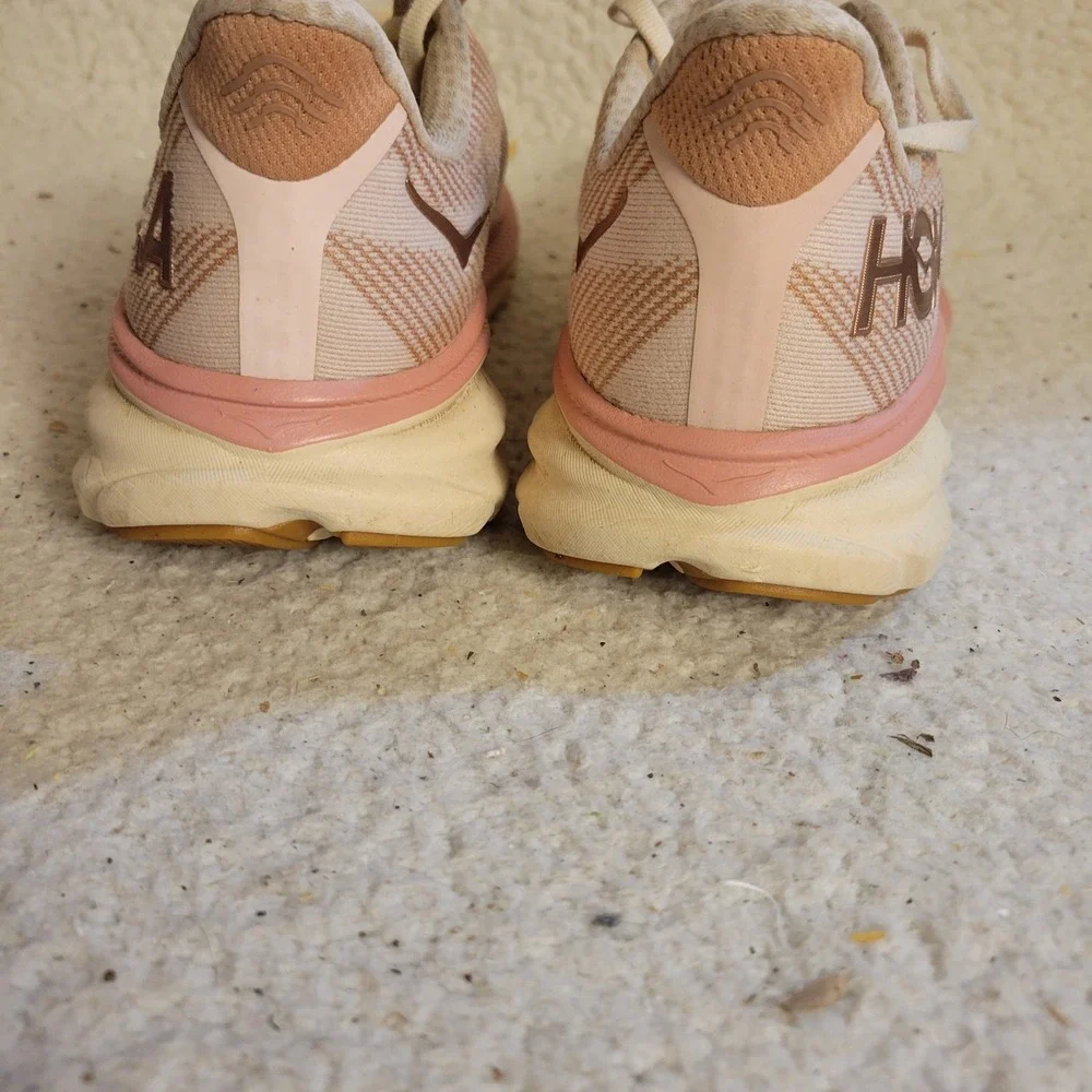 Hoka Clifton 9 Running Shoes Womens 7.5 Sandstone Champagne Good 1127896 SNC